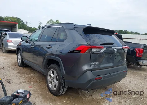 2021 Toyota Rav4 Xle z USA, uszkodzony, nr VIN 2T3W1RFV5MW119419